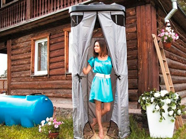 Как выбрать пластиковый бак для летнего душа