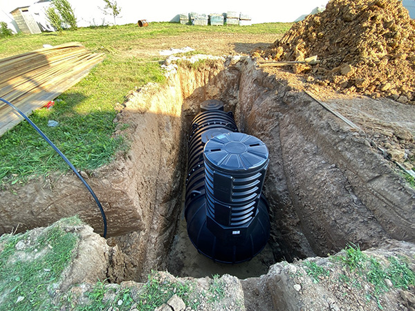 Пластиковая емкость накопительная