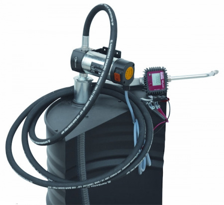 В комплект входит телескопическая всасывающая трубка и держатель для топливораздаточного пистолета.