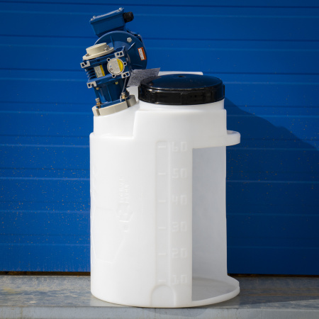 дозировочная ёмкость CDT60 с тихоходной лопастной мешалкой живое фото 03